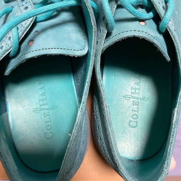 Shoes - Picture 8 of 9